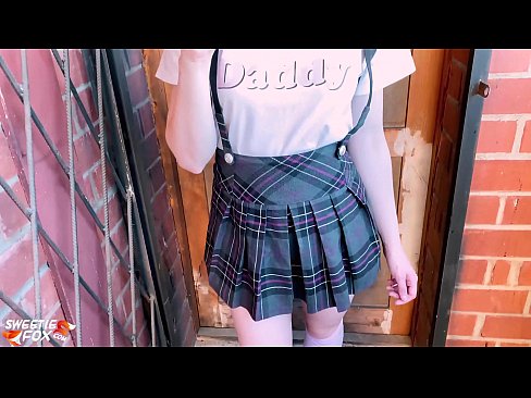 ❤️ 女学生深深地吸吮她的鸡巴，代替上课做爱 ❤ Sex video