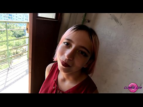 ❤️ 学生Sensual在内陆地区吸食陌生人--在他脸上射精 ❤ Sex video